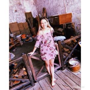 Meet your Posher, Lena